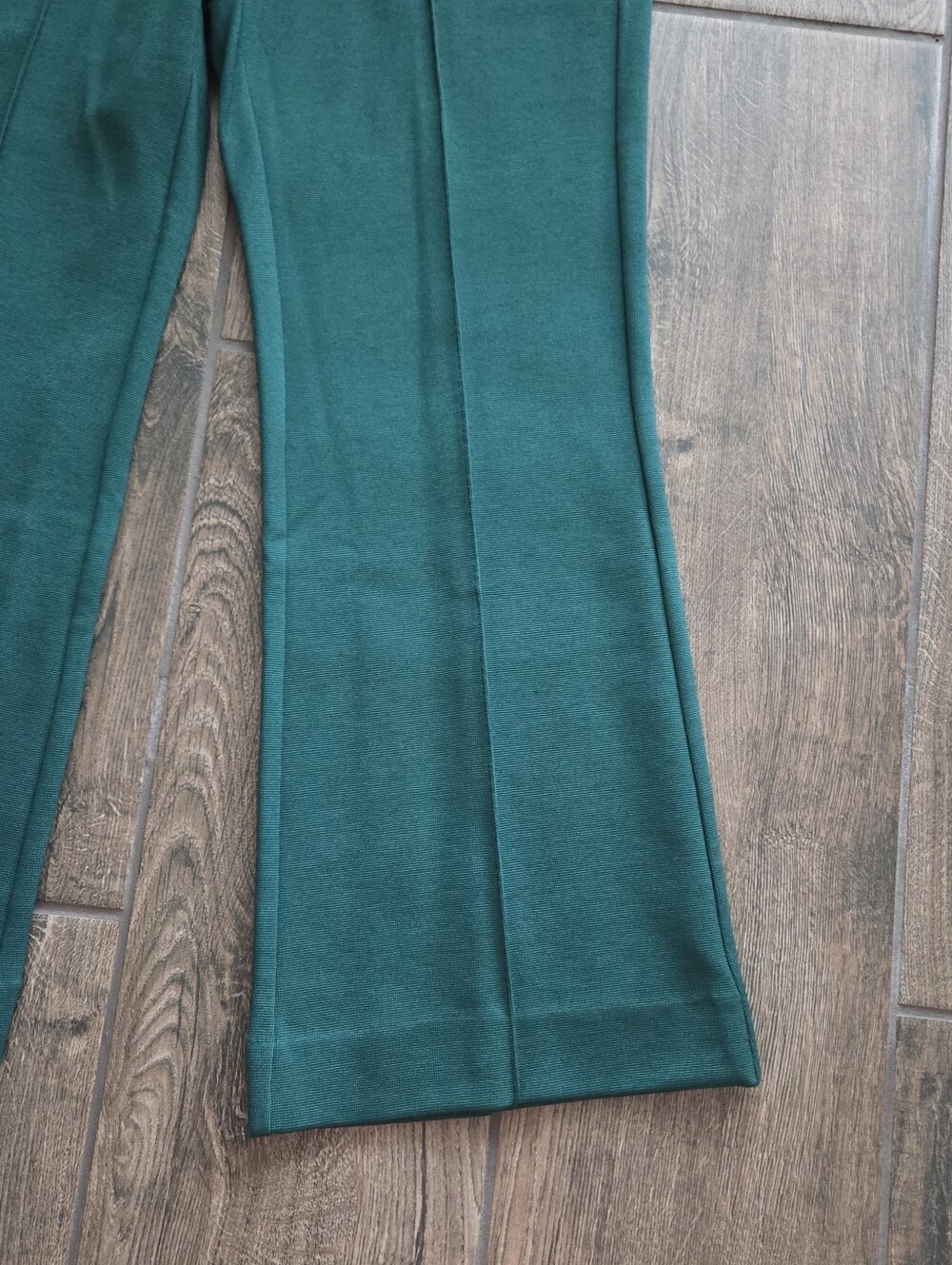 Anthropologie Maeve Margot Kick Flare Cropped Knit Stretch Pants in Pine Green - Picture 5 of 10